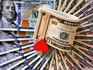 Колко пари ни трябват, за да сме щастливи