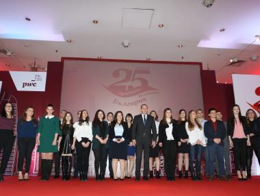 PwC България обяви победителите в кампанията „Твоите 25 причини да избереш България“