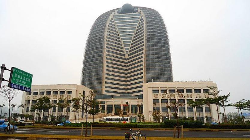 Китайска компания разпродава десетки хотели Hilton