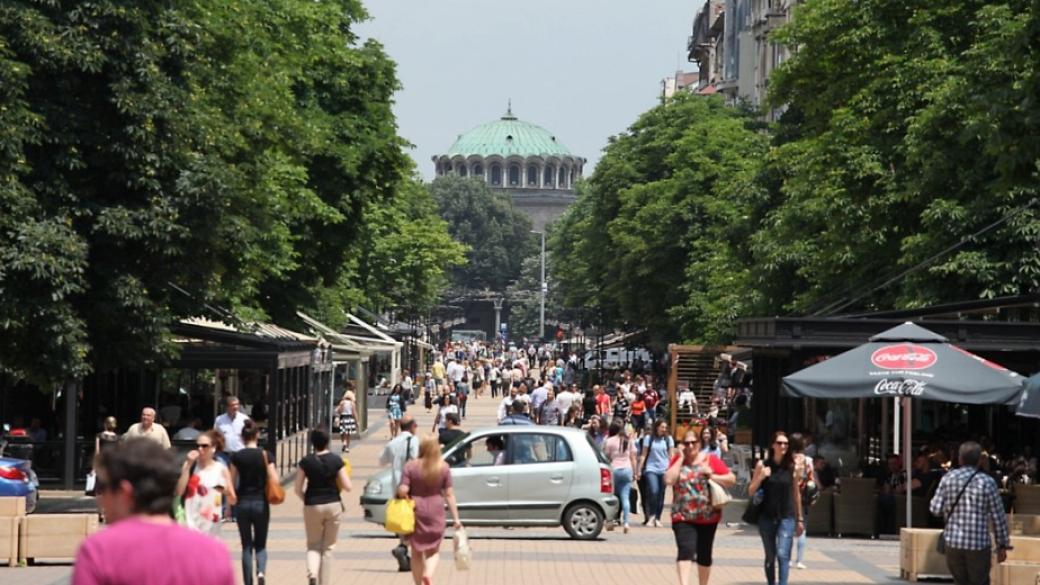 От днес е удължена пешеходната зона на бул. „Витоша”