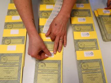 Италия избира парламент днес