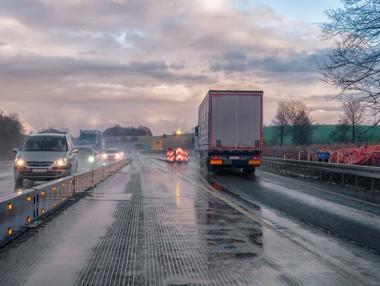 Утре спират тежките камиони по натоварените пътища