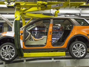 Jaguar Land Rover затвори временно един от заводите си в Англия
