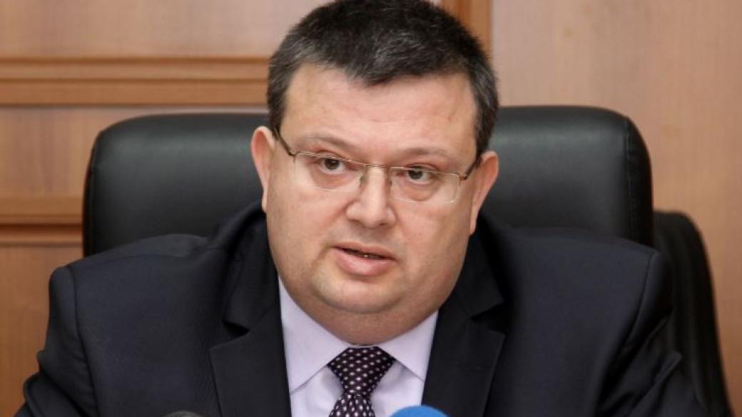 Цацаров: ДАНС и НАП проверяват произхода на средствата в сделката за ЧЕЗ