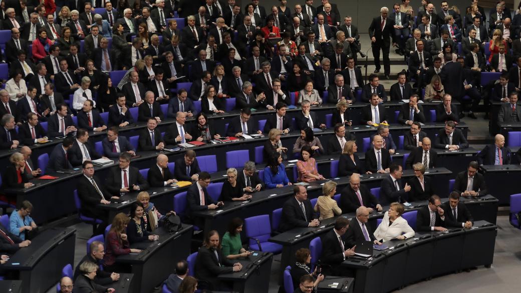 €1 000 глоба за германски депутат, нарушил тайната на вота