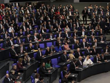 €1 000 глоба за германски депутат, нарушил тайната на вота