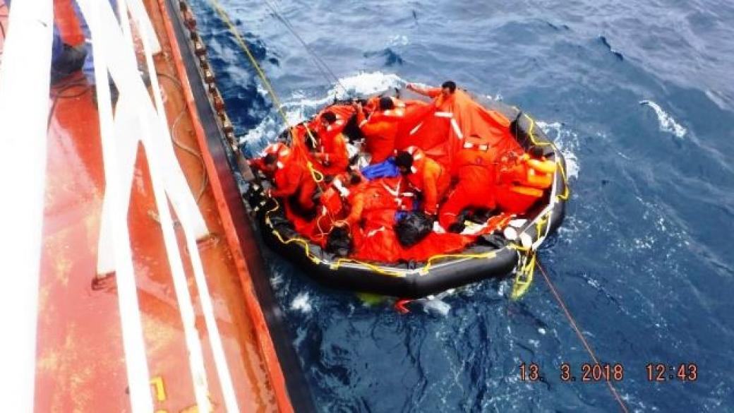 Български екипаж спаси бедстващи моряци в Мексиканския залив