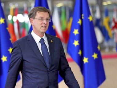 Словенският премиер подаде оставка