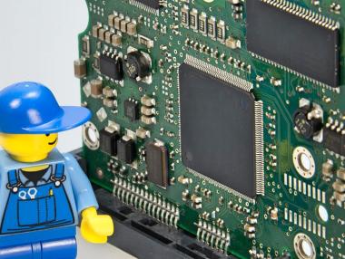 Забраната за придобиване на Qualcomm тласка Broadcom към малките играчи