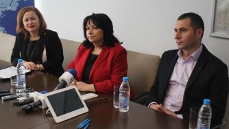 10 компании искат да доставят тръби за интерконектора с Гърция