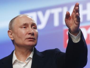 Владимир Путин печели президентските избори с рекорден резултат