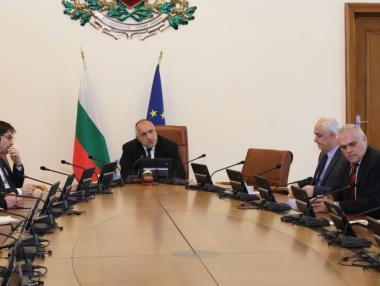 Борисов нареди: Полицаи в селата и запълнени дупки