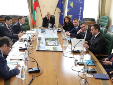 Катар може да инвестира в тунела под Шипка и магистрала „Черно море“