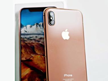 Apple планира да пусне „златист“ iPhone X, твърди слух