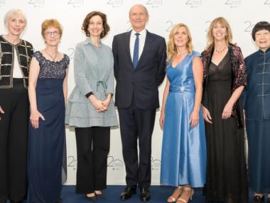 L’Оreal и ЮНЕСКО наградиха 5 жени учени с по 100 хил. евро