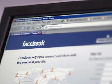 Facebook с години е събирала контакти от Android телефони