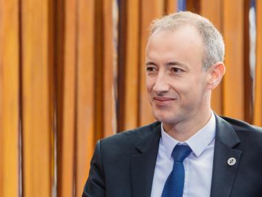 Минималната заплата за учител може да е 1250 лв. след 3 години