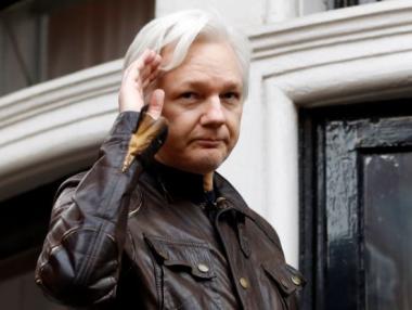 Еквадор спря интернета на Асандж