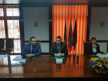 Френска компания от самолетната индустрия с интерес да инвестира в Горна Оряховица