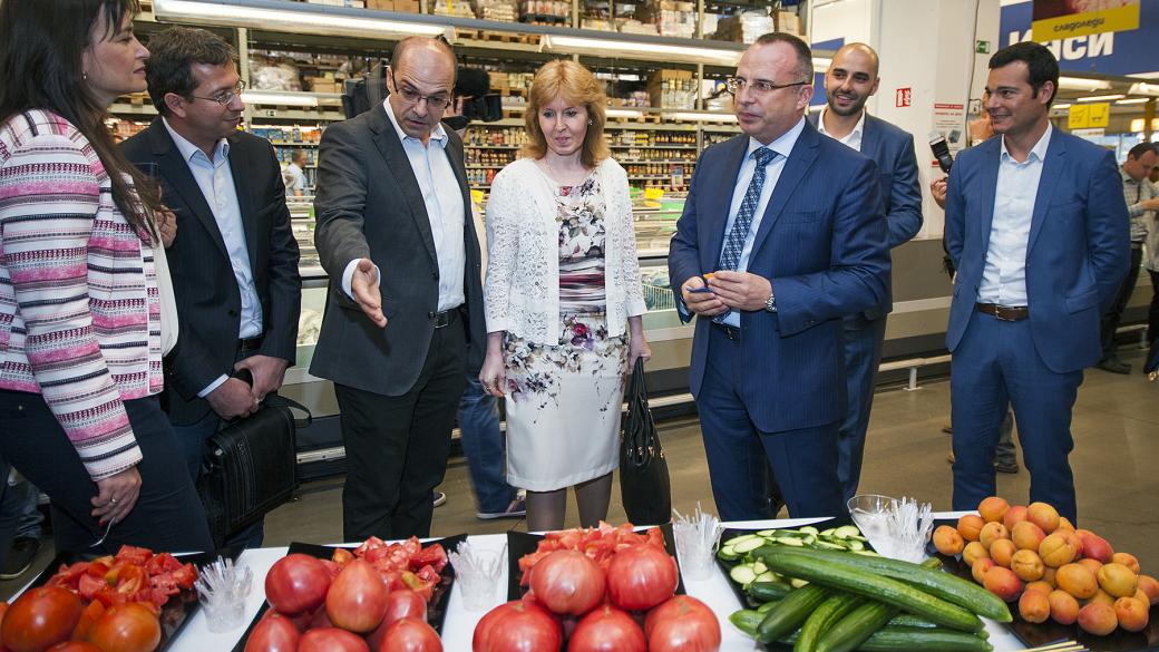 МЕТРО и български фермери договориха доставката на розови селски домати