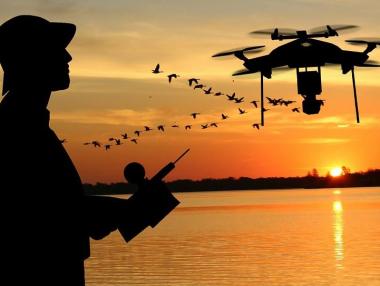 Китай разби група, внасяла контрабандно iPhone-и с дронове