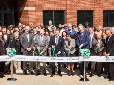 Кирил Домусчиев откри новите лаборатории на „Хювефарма“ в Сейнт Луис