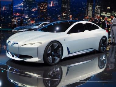 Масовото производство на електромобили е твърде скъпо за BMW