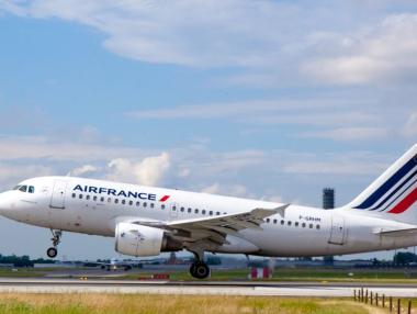 Air France възобновява директния си полет от София до Париж