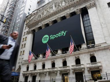 Необичайният борсов дебют на Spotify: Съпътстван от рекорд и гаф