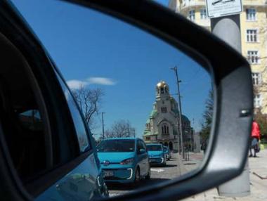 Споделените електромобили в София вече са два пъти повече