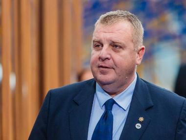 Държавата ще купи бойна техника за 1.22 млрд. лв.