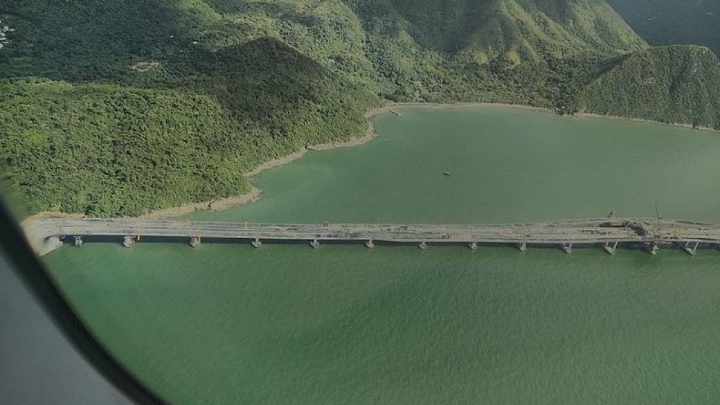 Китай пуска най-дългия морски мост в света