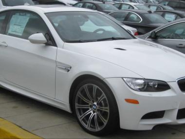 Продажбите на коли във Великобритания са паднали с 16%