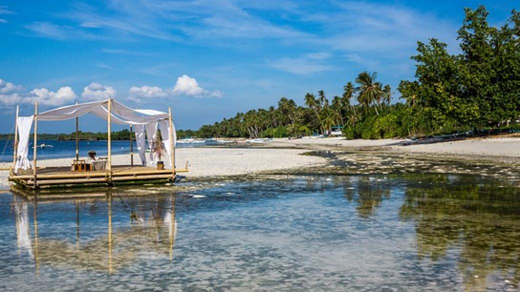 Затвориха за туристи най-популярния филипински остров