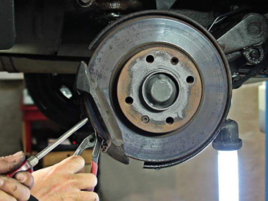 Държавата иска автосервизите да „излязат на светло“ с публичен регистър