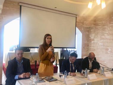 Министерство на туризма премахва 19 вида документа за бизнеса