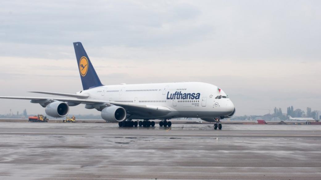 Lufthansa отменя над 800 полета във вторник