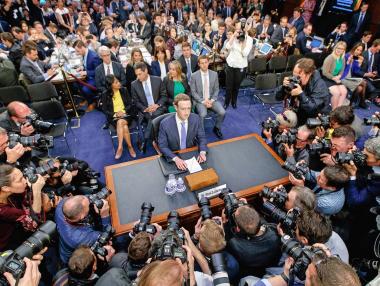 5-часовият обстрел над Зукърбърг: За регулациите, монопола и платения Facebook