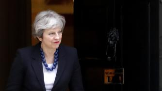 Тереза Мей свика извънредна среща за военни действия в Сирия