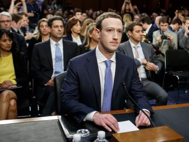 Изслушването на Зукърбърг в Конгреса разкри слабите познания на законодателите за Facebook