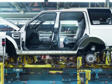 Brexit и дизелът ще костват 1000 работни места в Jaguar