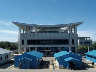 Северна и Южна Корея договарят край на войната, твърди източник