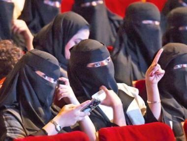 Защо Саудитска Арабия изведнъж реши, че киното е позволено