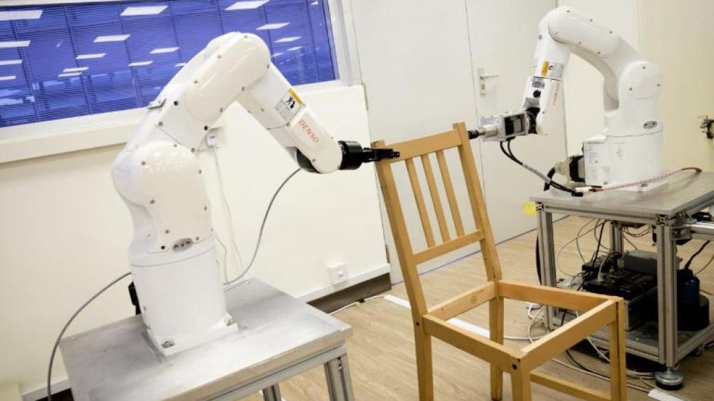 Роботи сглобяват мебели от IKEA