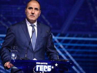 „По-добре депутатите да взимат високи заплати, за да не се хрантутят от някой холдинг“