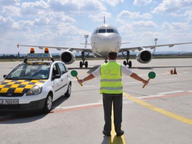 Летищата във Варна и Бургас пускат полети до 20 нови дестинации