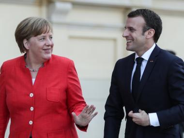 Меркел е склонна да обсъди смелите планове на Макрон за ЕС