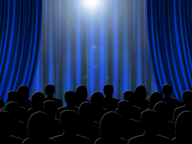 Първата кинопрожекция от 35 години насам предизвика огромен интерес в Саудитска Арабия