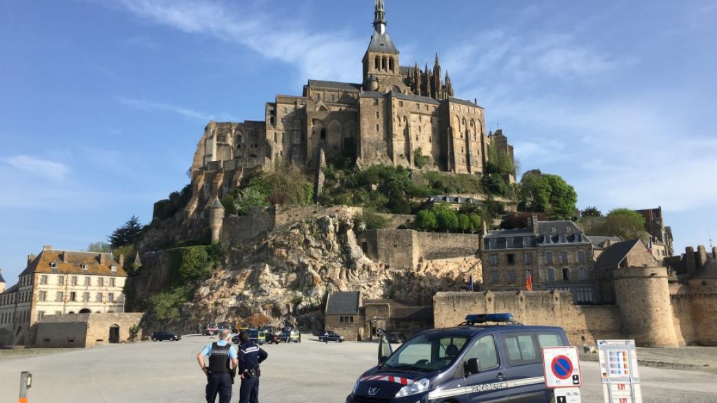 Френският Мон Сен Мишел е евакуиран след заплаха за сигурността