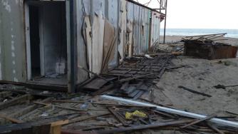 Още два ресторанта на плажа в Слънчев бряг бяха премахнати